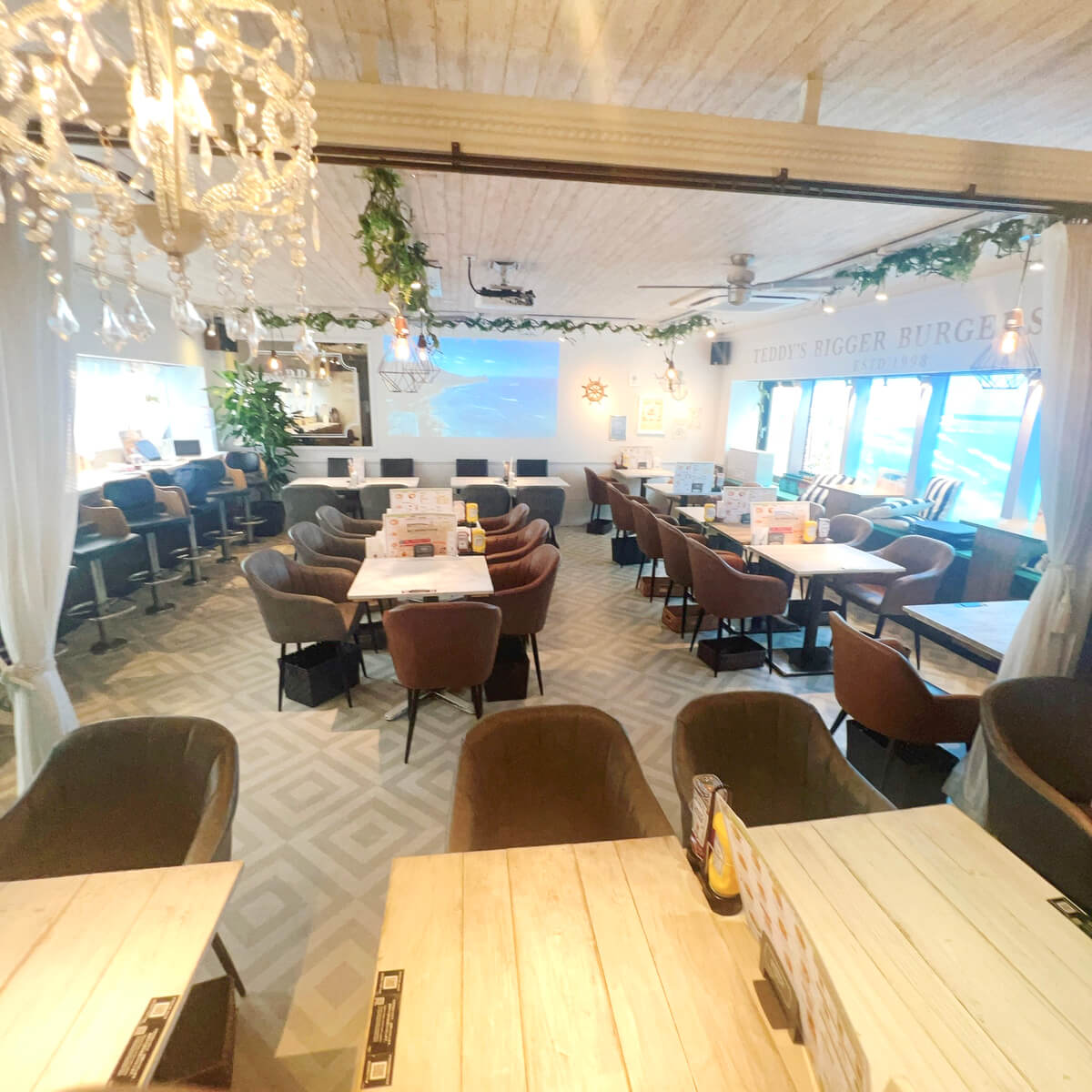 テディーズビガーバーガー原宿表参道店 内観