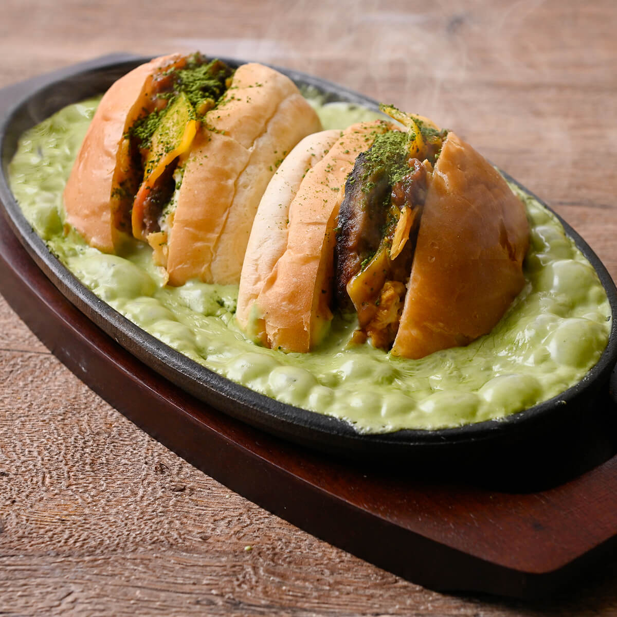 商品画像：沼チーズ スマッシュバーガー～抹茶チーズ